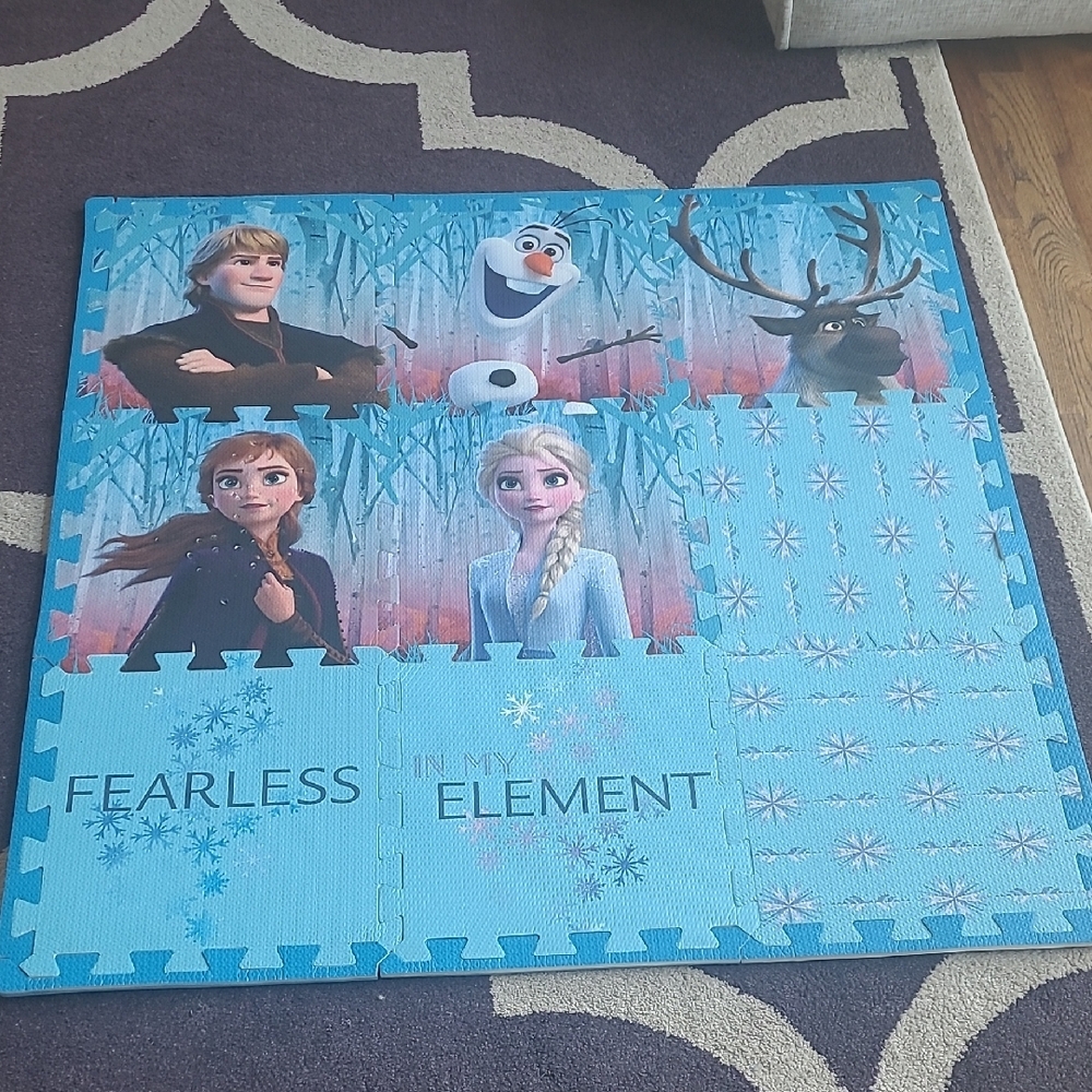 Disney Frozen Character tumbling Puzzle Mat